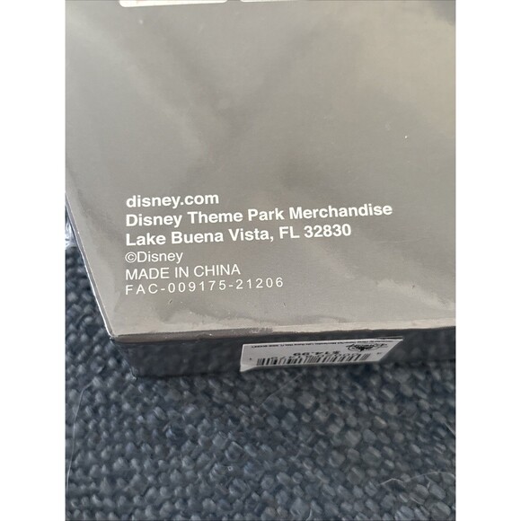 New DISNEY PARKS TIM BURTON’S THE NIGHTMARE BEFORE CHRISTMAS 52 PLAYING CARDS - Picture 7 of 8